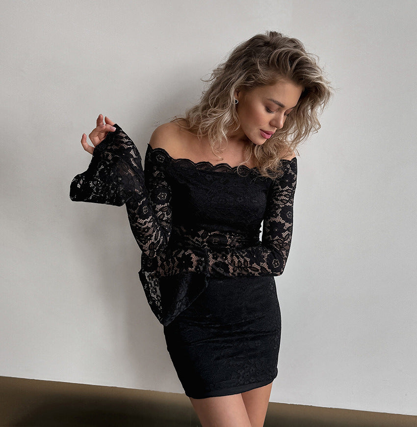 Abito In Pizzo Spalle Scoperte